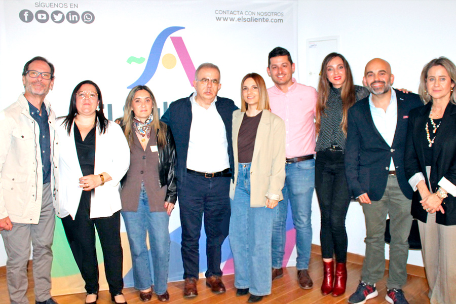 La asamblea general de la Asociación El Saliente respalda a su presidente y la junta directiva en un momento complicado